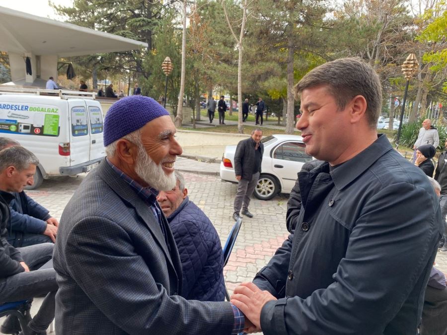 BAŞKAN DİNÇER HER FIRSATTA VATANDAŞLARLA VE ESNAFLARLA BİR ARAYA GELİYOR