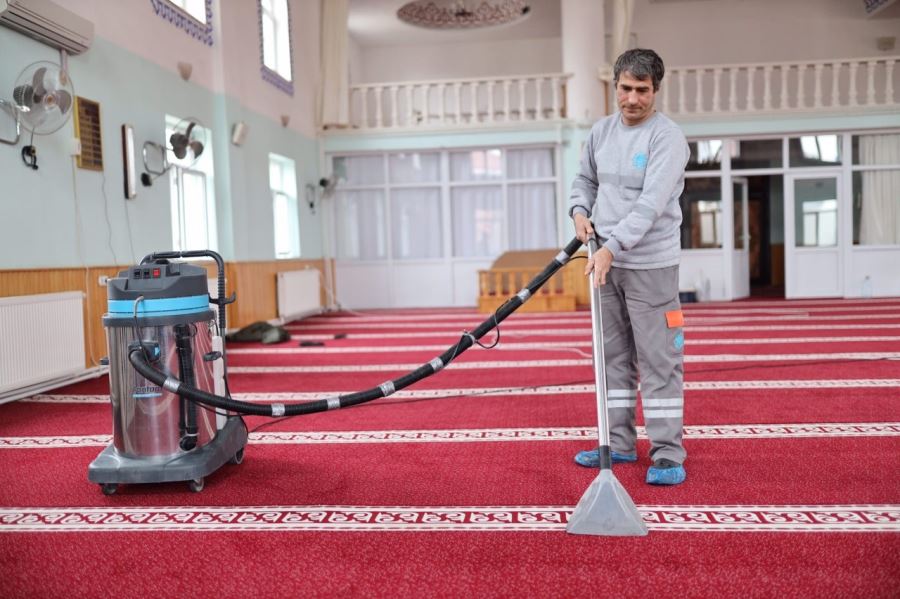 ŞEHİR GENELİNDE CAMİLERİN TEMİZLİĞİ DEVAM EDİYOR