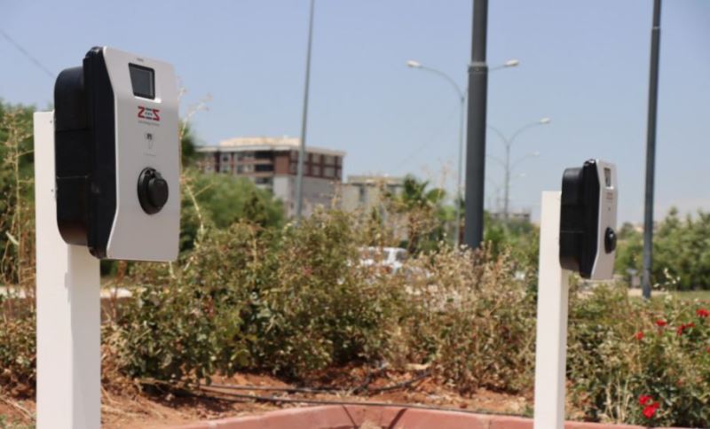 Büyükşehir’den 5 Farklı Noktaya Elektrikli Araç Şarj İstasyonu