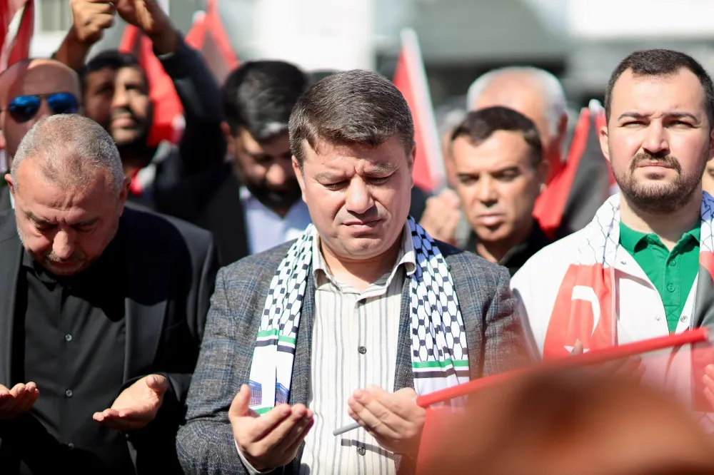 AKSARAY’DA GAZZE’YE DESTEK YÜRÜYÜŞÜ YOĞUN KATILIMLA GERÇEKLEŞTİRİLDİ