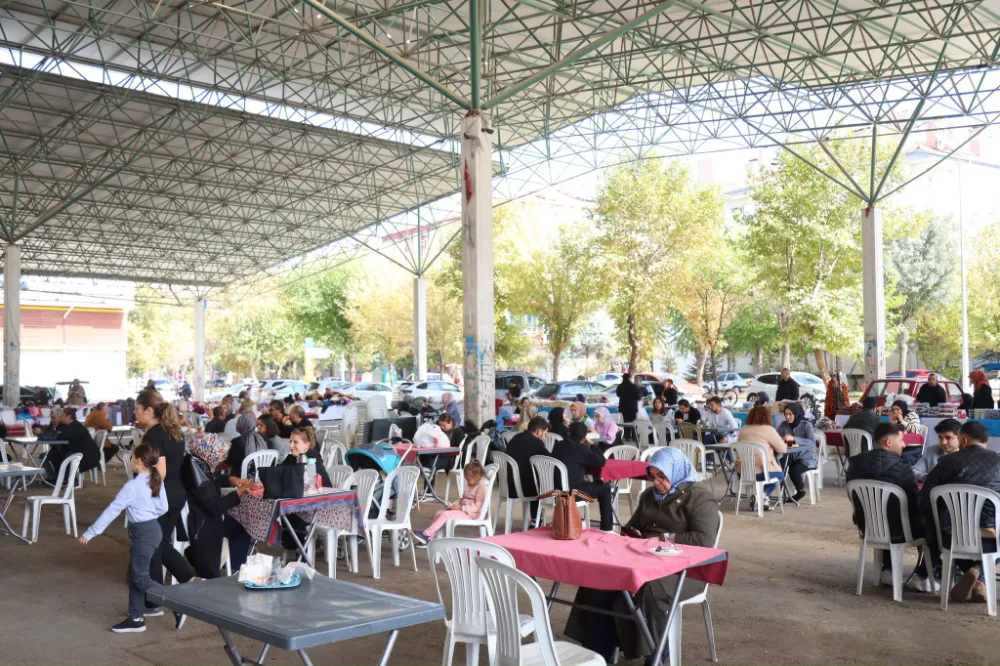 Kadınlarımızın emeğiyle güzelleşen; Hanımeli Pazarımız Her Çarşamba  Cumartesi Pazarı İçerisinde
