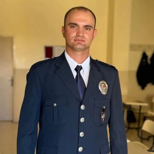 Aksaraylı polis evinde canına kıydı!