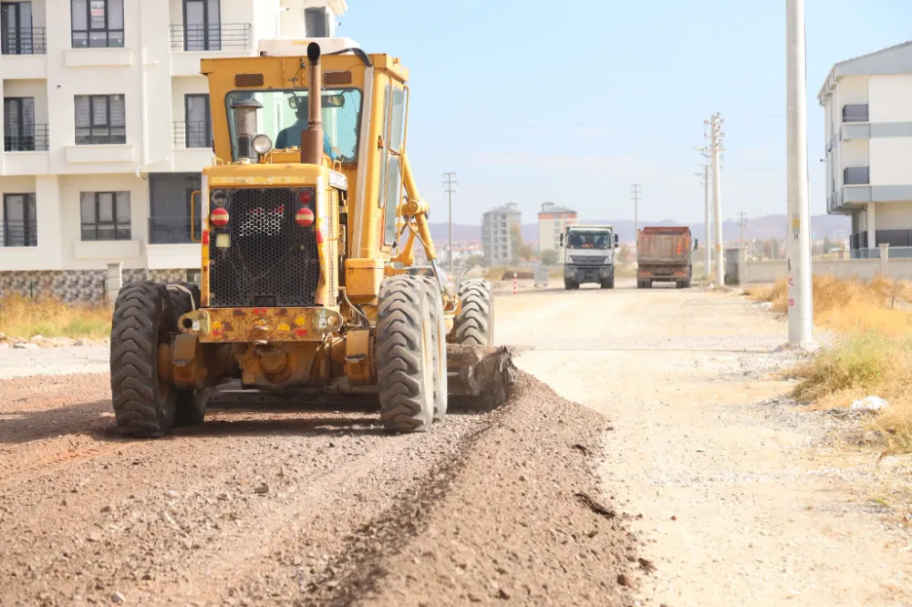 Şehrimizin her noktasında üstyapıyı güçlendirmek için çalışmaya devam ediyoruz