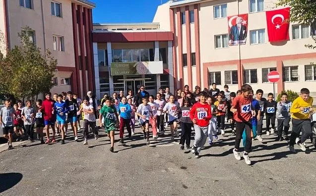 Cumhuriyet kutlamalarında atletizm rüzgarı esti