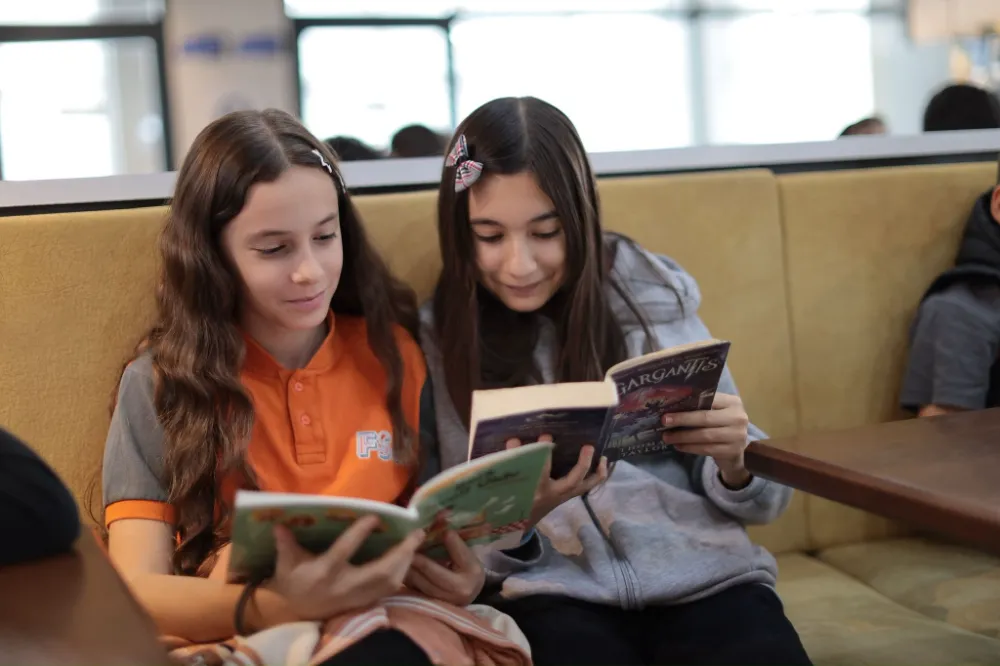 Kitapların Gölgesinde Büyüyen Nesiller