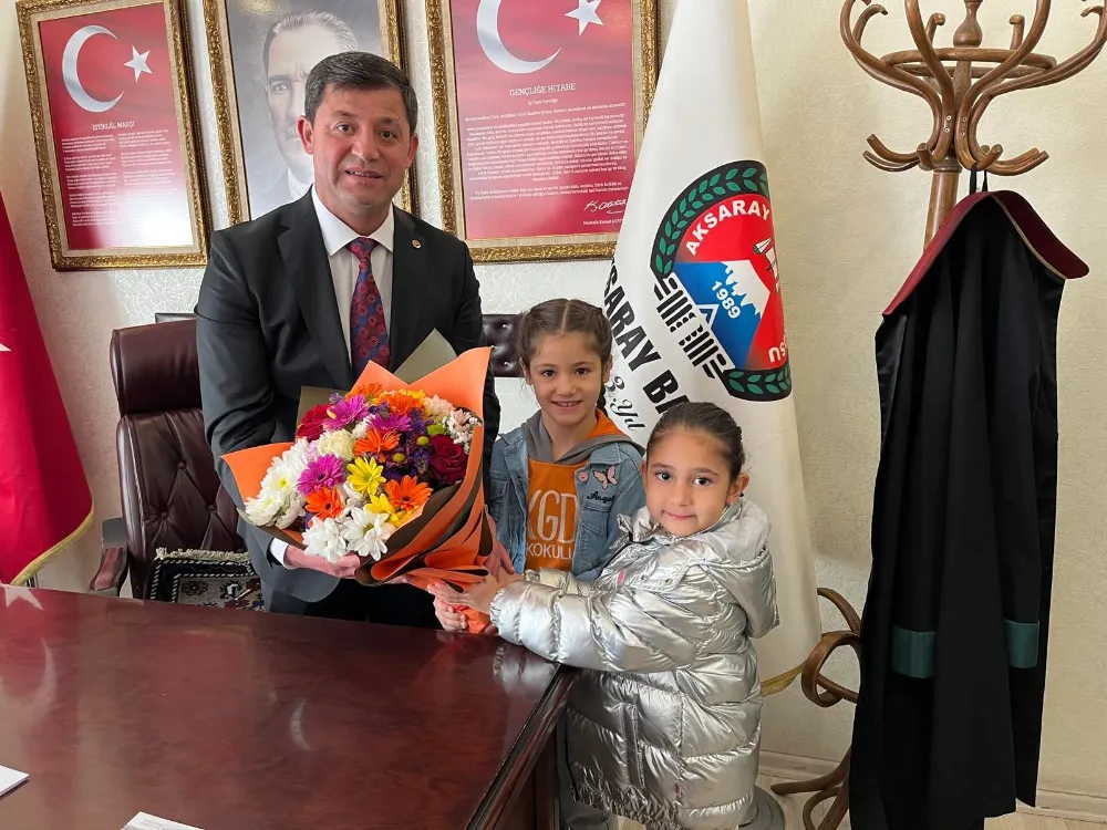 Minik öğrencilerden baroya ziyaret