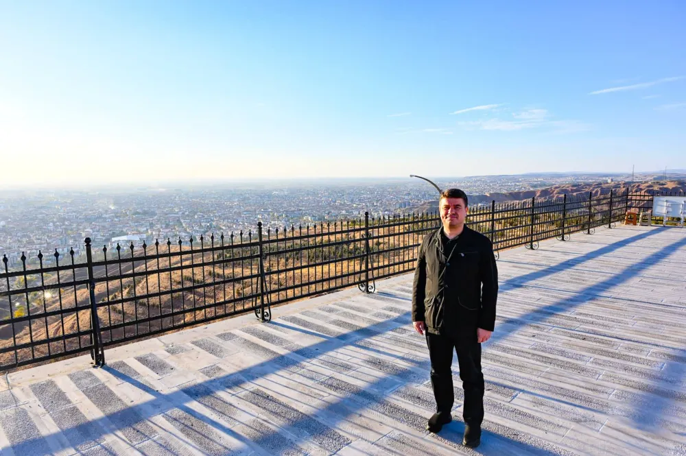 833 YIL SONRA SELÇUKLU BAYRAĞI YENİDEN II. KILIÇ ARSLAN KÖŞKÜNDE DALGALANDI