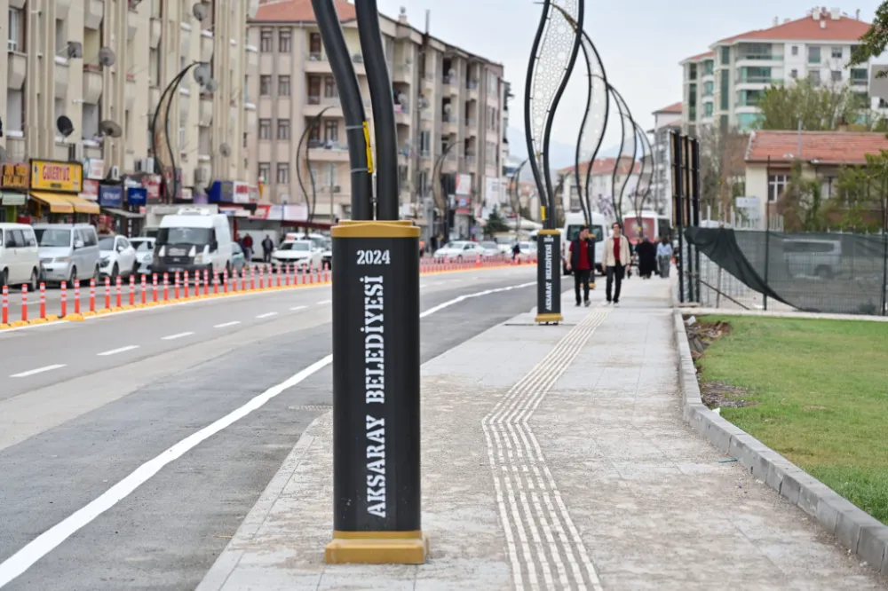 AKSARAY BELEDİYESİ TRAFİK AKIŞINI RAHATLATMAK İÇİN KAVŞAKLARDA VE YOLLARDA MODERN DÜZENLEMELER YAPIYOR