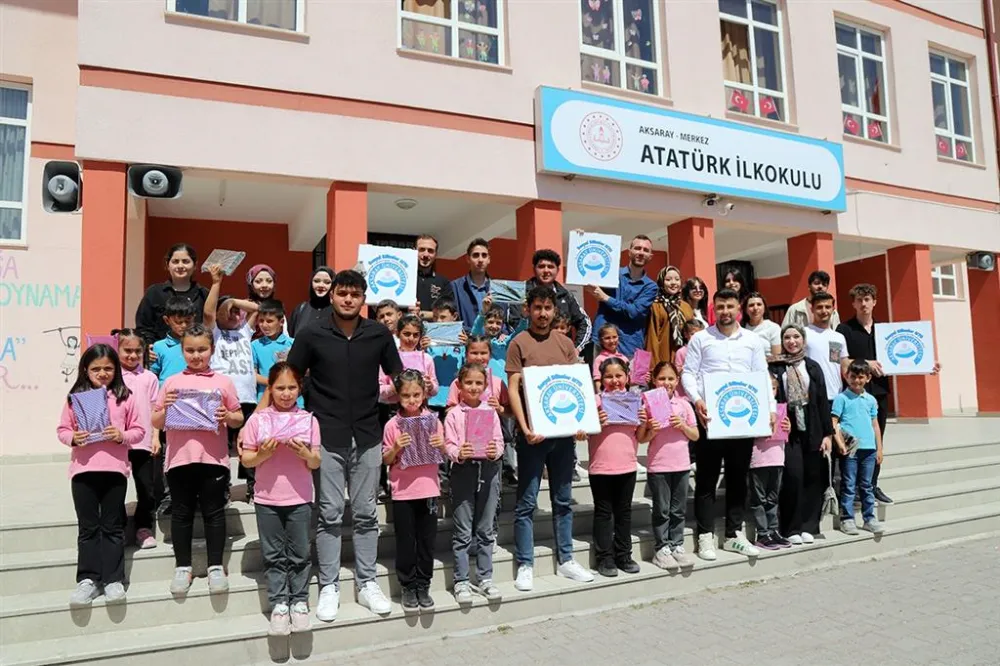 ASÜ’lü öğrenciler Atatürk İlkokulu’na akıl ve zeka oyunları atölyesi kurdu