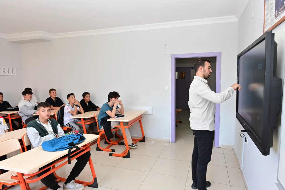 BİLGİHANE, AKSARAY AKADEMİ VE KİTAP KONAKLARINDA SINAVLARIN YAKLAŞMASI İLE YOĞUNLUK YAŞANIYOR