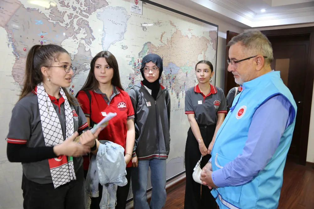 Öğrencilerden TDV Aracılığıyla Gazze’ye Gönül Mektupları