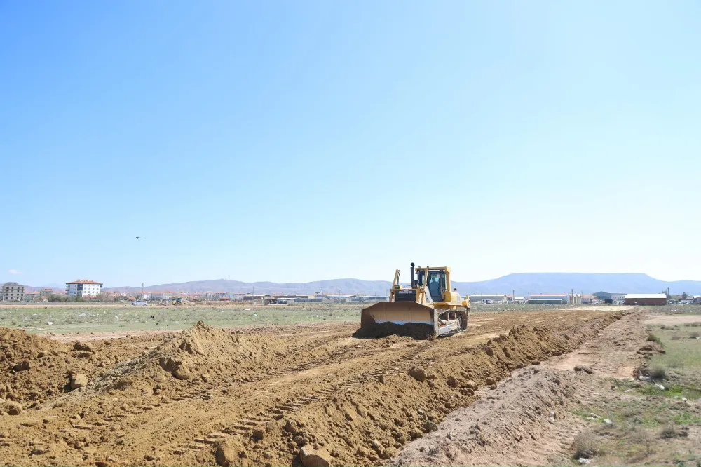 AKSARAY BELEDİYESİ ULAŞIMI KOLAYLAŞTIRMAK İÇİN YENİ YOLLAR AÇIYOR