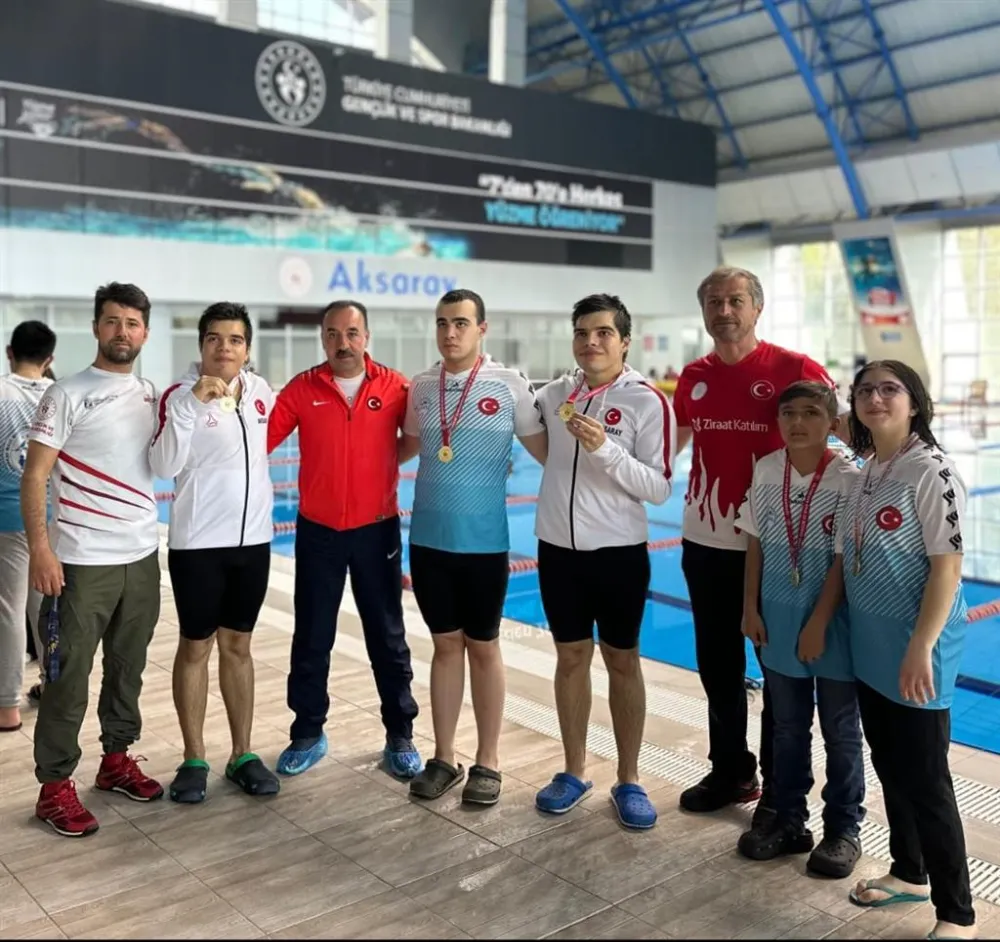 ASÜ’lü sporcular yüzmede büyük başarı elde etti