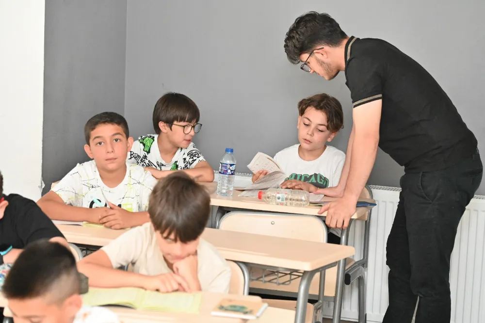 AKSARAY BELEDİYESİ’NE BAĞLI BİLGİHANELER YAZ DÖNEMİNDE DE TAM KAPASİTEYLE HİZMET VERİYOR