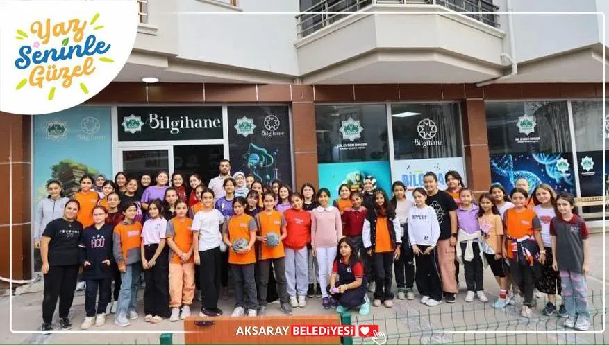 YAZ SENİNLE GÜZEL TEMASIYLA AKSARAY’DA GENÇLER SAHADA, KİTAPTA VE SANATTA