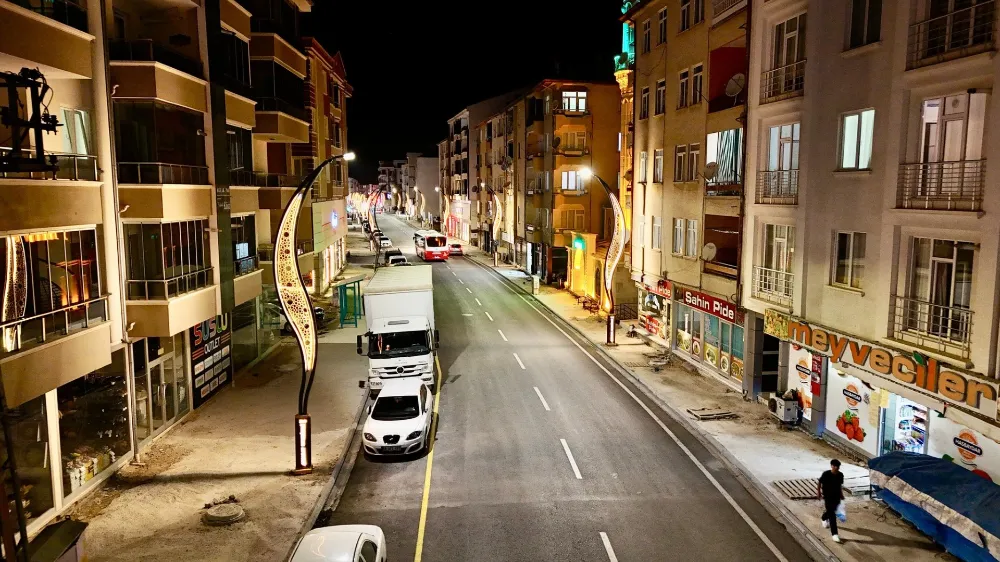 BÜYÜK BÖLCEK CADDESİ BAŞTAN SONA YENİLENDİ