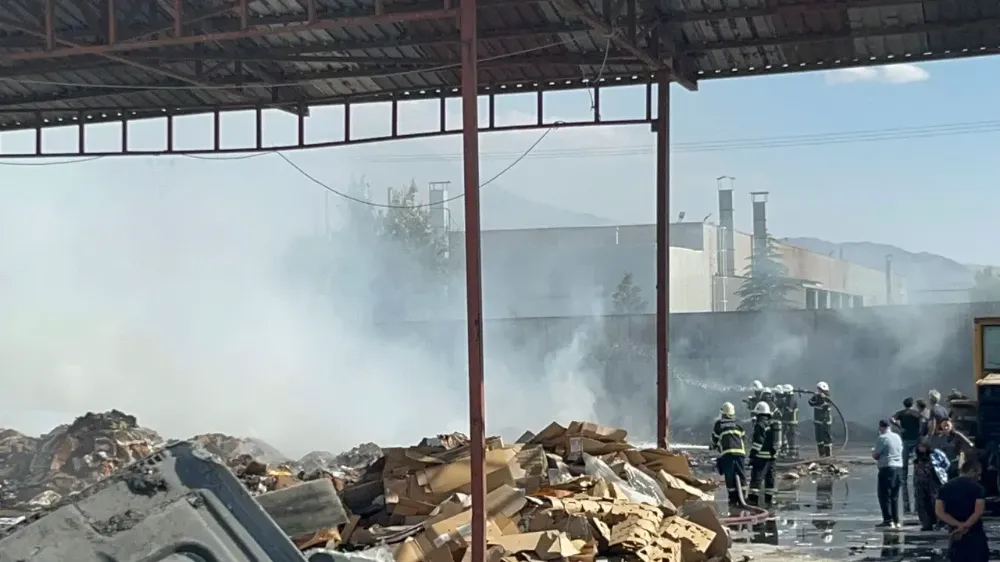 OSB’de geri dönüşüm deposunda korkutan yangın