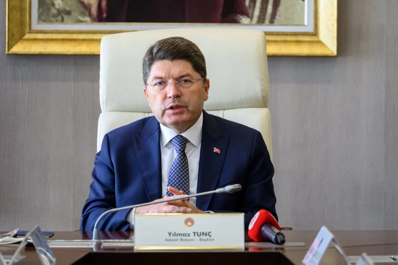 BAKAN YILMAZ TUNÇ HAKİMLER VE SAVCILAR KURULUNU ZİYARET ETTİ