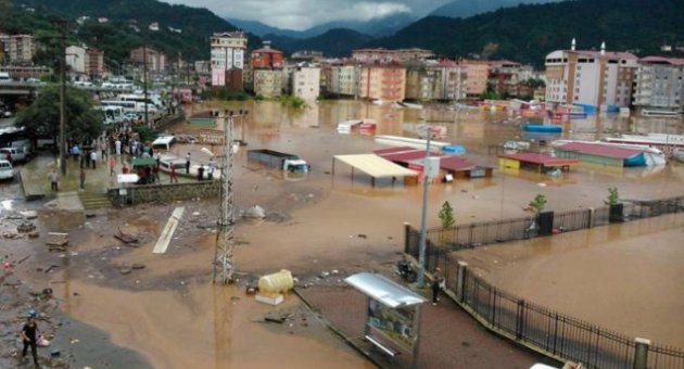 Artvin'de sel faciası: 8 ölü